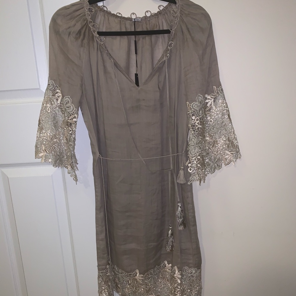BEAUTIFUL Elie Tahari silky dress!